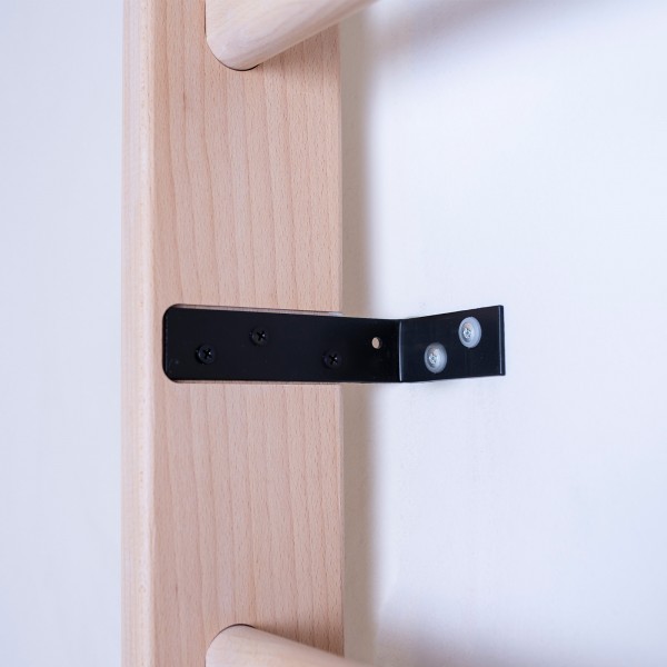 Wall mounting bracket on the BenchK 100 Wall Bars