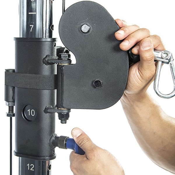 Engage in natural and secure movements with the innovative 3D barbell.