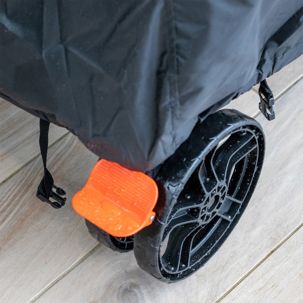 Bottom corner of Cornilleau Premium+ table tennis table cover with wheel and strap