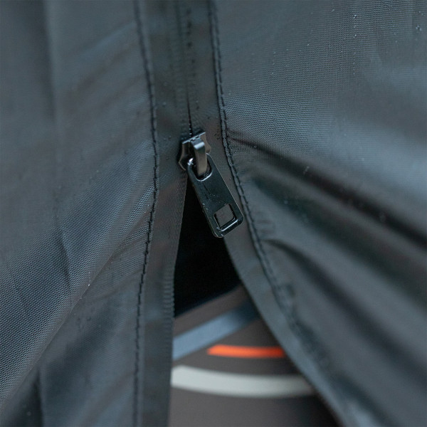 Cornilleau Premium+ table tennis cover zip detail
