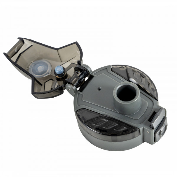 Closeup of the leak-proof closure.