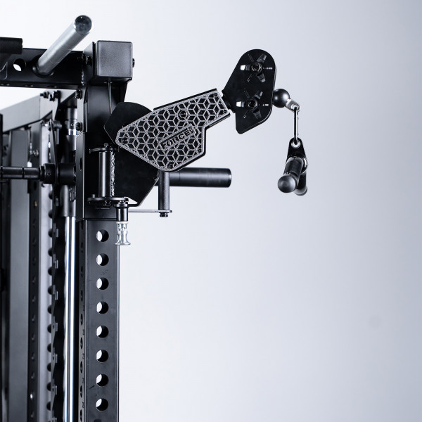 Adjustable handle attachment on Force USA C20 Trainer