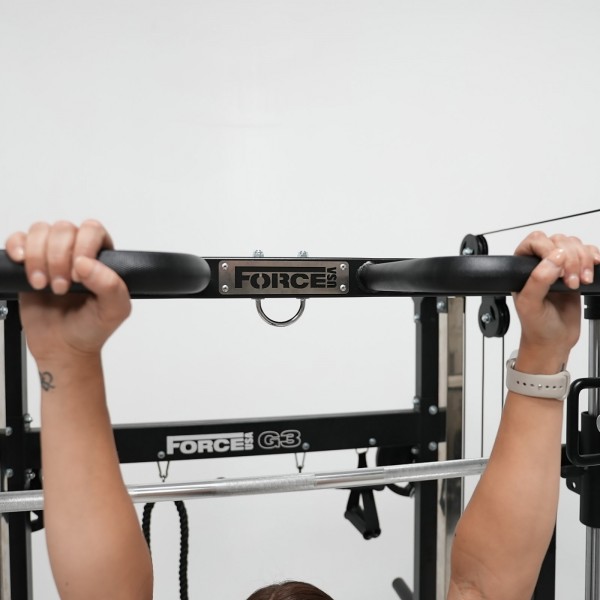 Force USA G3 V2 - pull up bar in use close up