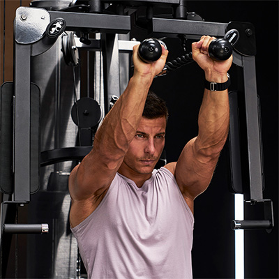 Image of a model performing a cable pullover on the HAMMER Autark 2200 Multi-Gym