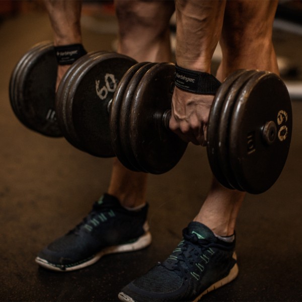 The Harbinger Cotton Lifting Straps provide dependability with merrowed end tabs.