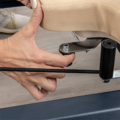 Close-up of the HEGREN TALMA 62 headrest adjustment lever