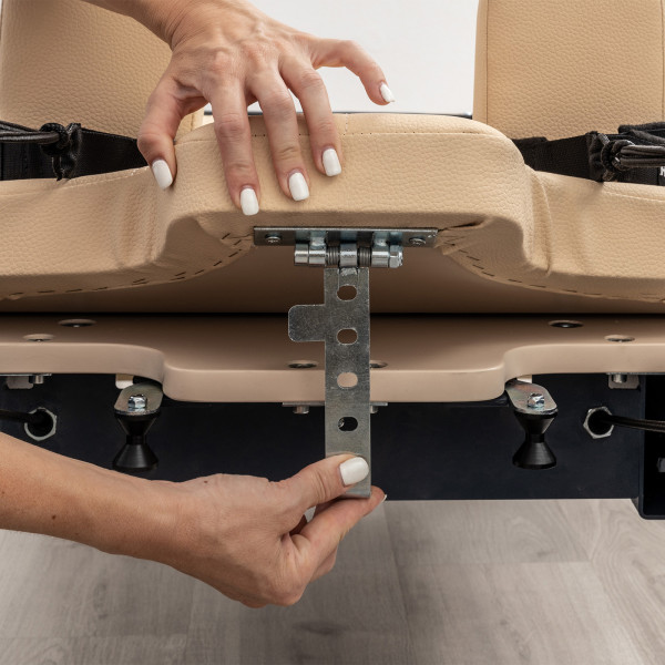 Close-up of the HEGREN TALMA 62 shoulder rest adjustment bracket