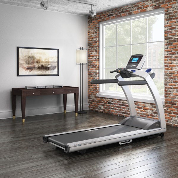 Personalise your workouts with the Life Fitness T5 Treadmill's customisation and extras.