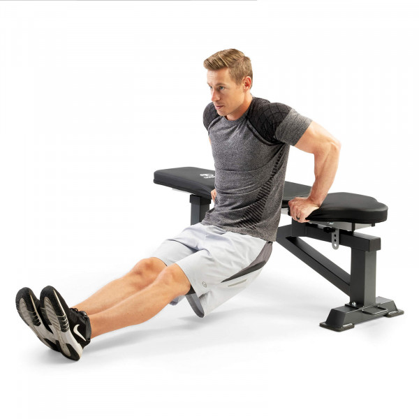 Marcy SB-8092 - Model performing tricep dips