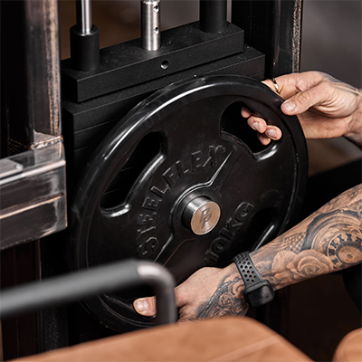 Model stacking the Power Pin with an Olympic weight