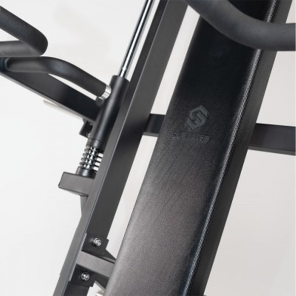 Skelcore Pro Plus Series Linear Shoulder Press - close up of the back rest