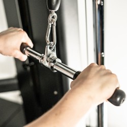 Taurus 20 Inch Revolving Straight Bar - Pulldown close up