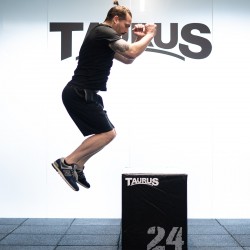 Taurus 3-in-1 Soft Plyo Box - Lifestyle - Jump midair