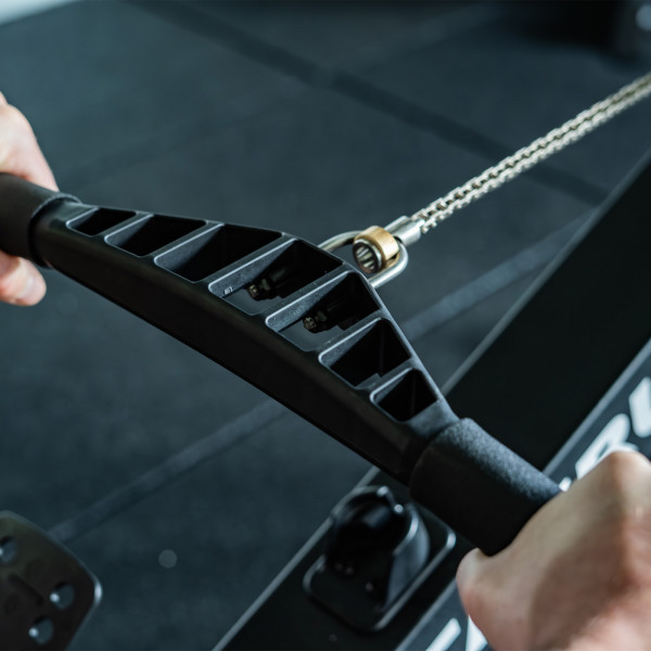 Close up of the Taurus Elite Row handle during a pull