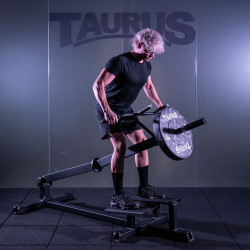 Taurus Pro Iso T-Bar Row - Lifestyle Image - Wide row stage 1