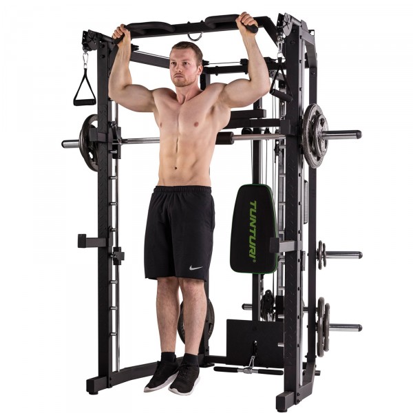 Tunturi SM80 Smith Machine - pull up bar in use