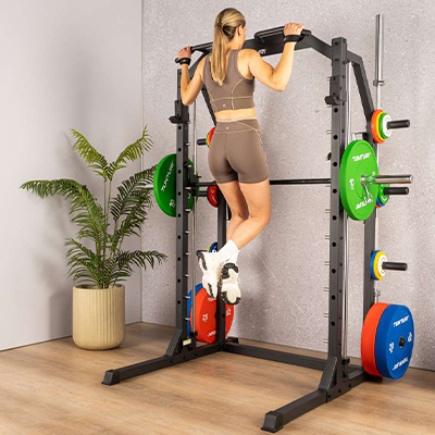 Image of a model performing a pull-up on the SM70