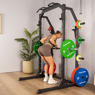 Image of a model performing a bent-over row using the SM70